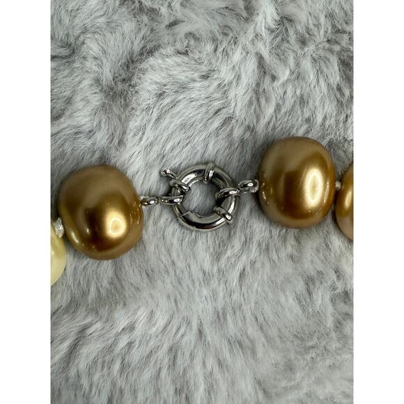 Chunky Champagne Gold Faux Baroque Pearl Bead Necklace 18” Glam Classic - Picture 3 of 3